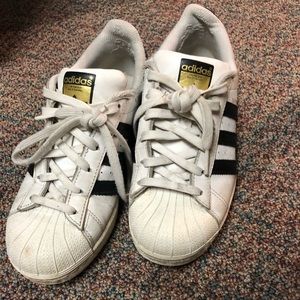 Adidas shell toe sneaker 36 5.5